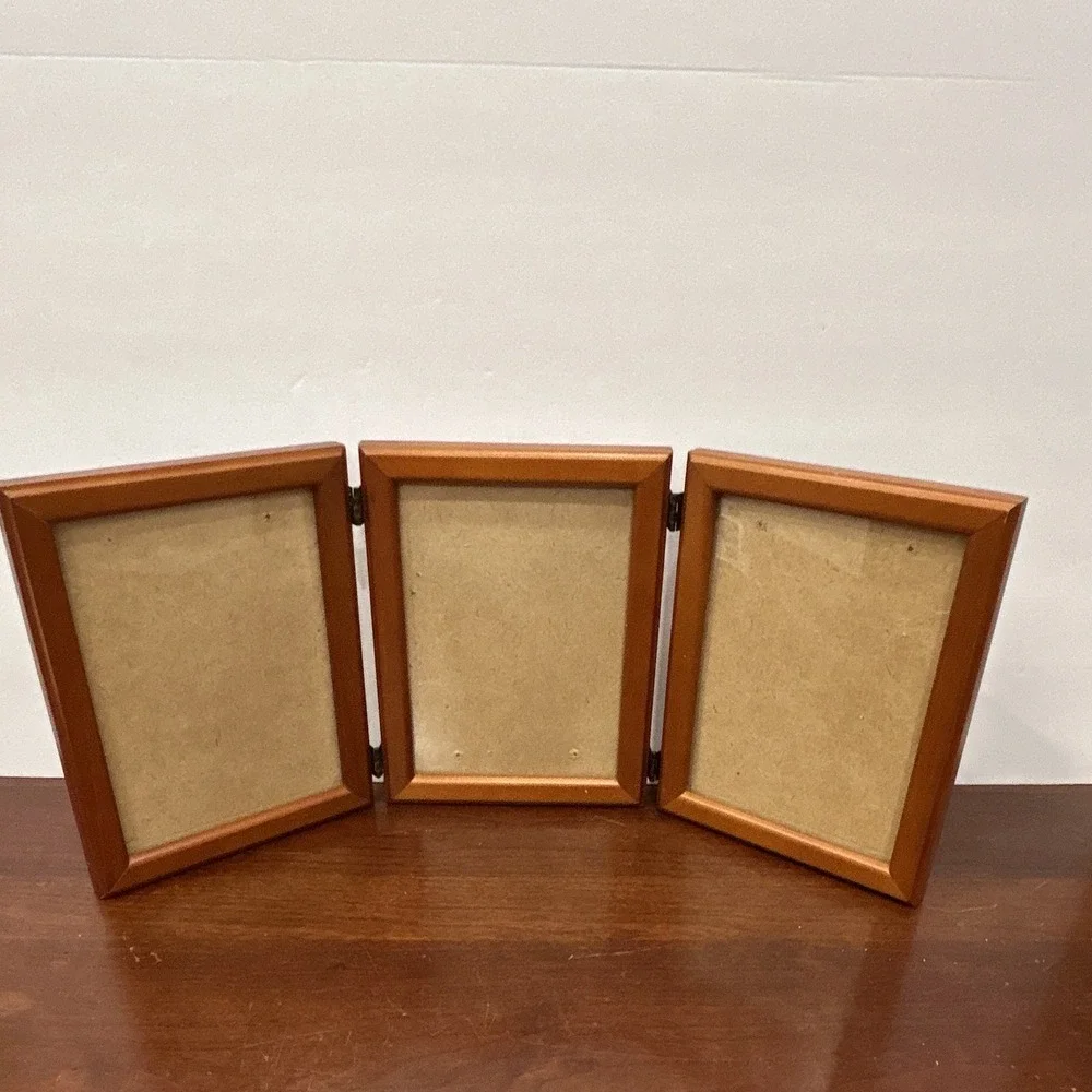 Weston Gallery Artistry Triple Walnut 5x7 Hinged Picture Frame